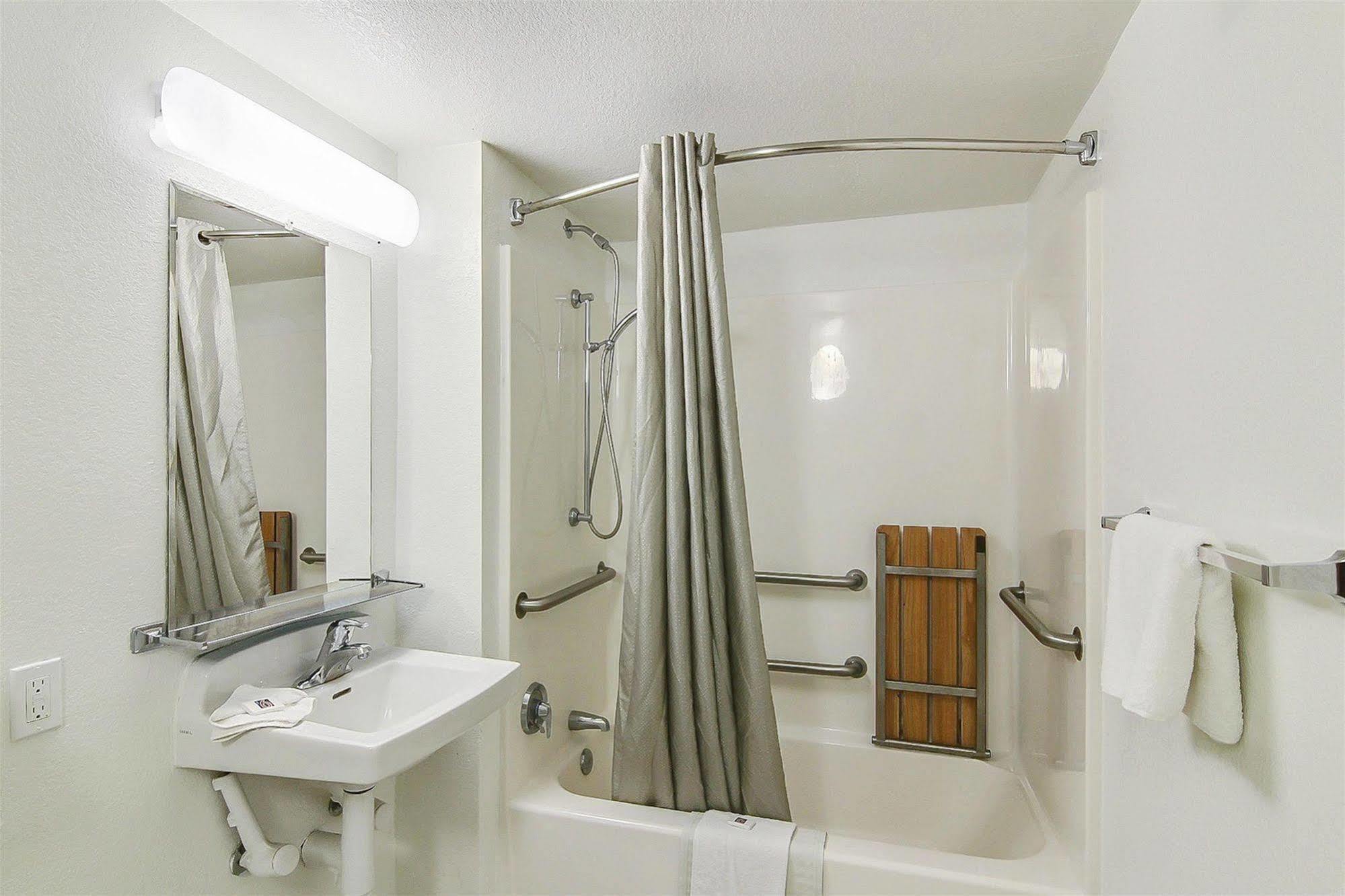 Hotel 6-buellton, Ca - Solvang Area 2*